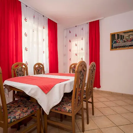Hilde Red-1 By Interhome Appartamento Medolino