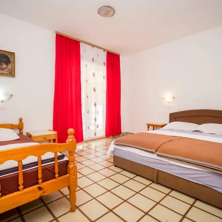 Hilde Red-1 By Interhome *