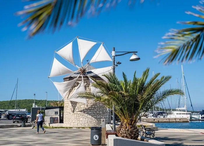 Hilde Red-1 By Interhome Apartman